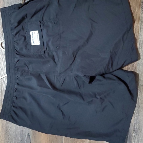 Tommy Bahama embroidered swordfish black white lined swim trunks - Picture 6 of 6